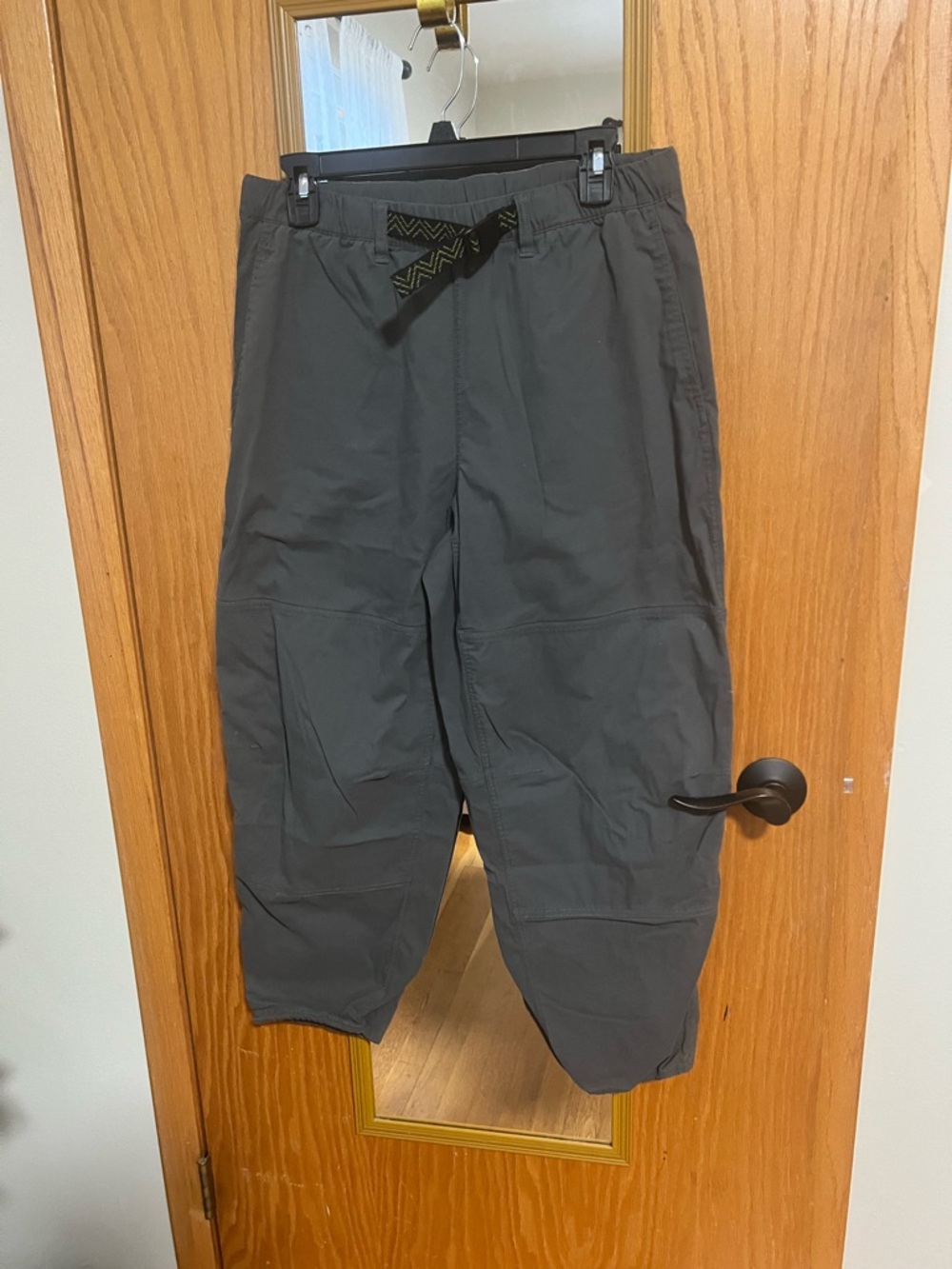 Mountain Hardwear womens Charcoal Cargo Pants with Webbing Belt